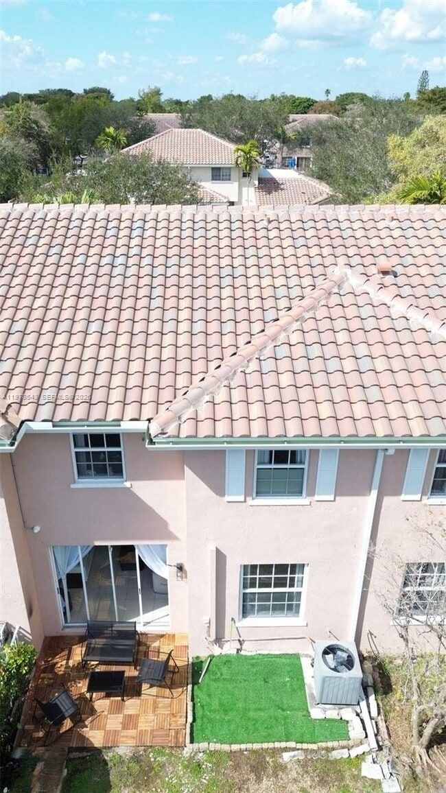 Foto del edificio - 3930 NW 91st Terrace