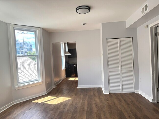 Foto del edificio - 1632 N Fairfield Ave