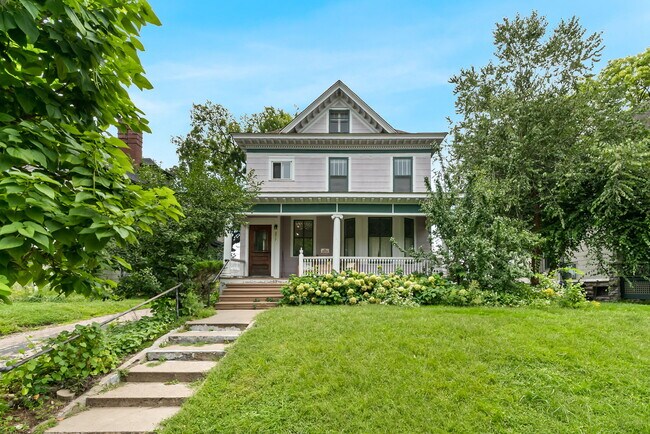 Building Photo - 2217 Aldrich Avenue South