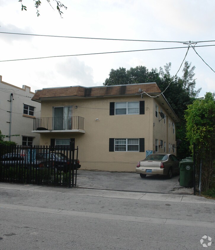 570 NE 63rd St - 560 NE 63rd St