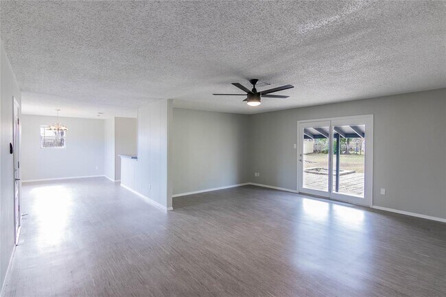 Foto del edificio - 207 N Cougar Ave