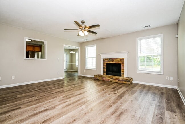 Building Photo - 1024 Levista Dr