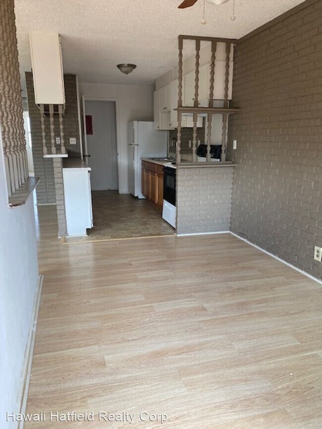 Building Photo - 3 br, 1 bath House - 85-150 C Ala Hema Street