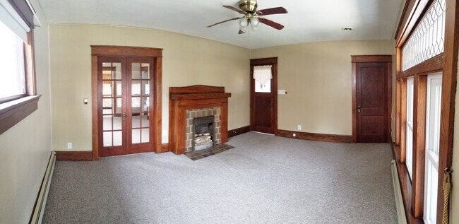 Living Room - 618 Lincoln Ave