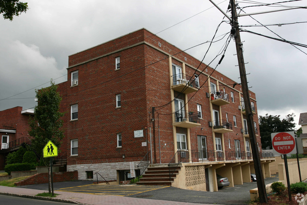 Foto del edificio - 68 E Main