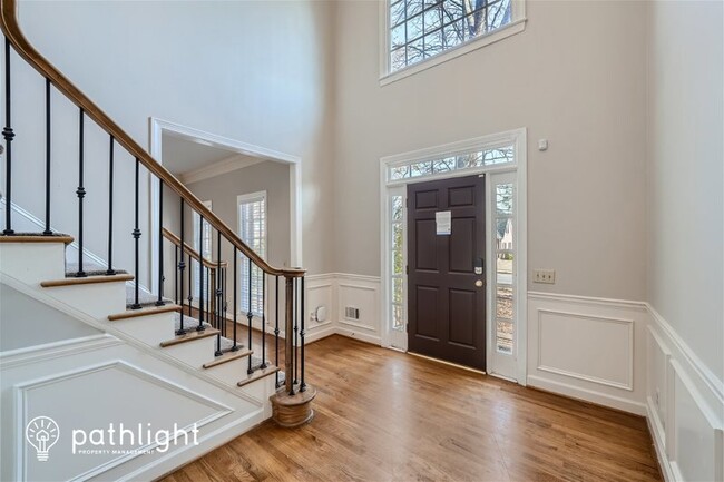 Foto del edificio - 1091 Lake Washington Dr NW, Lawrenceville,...