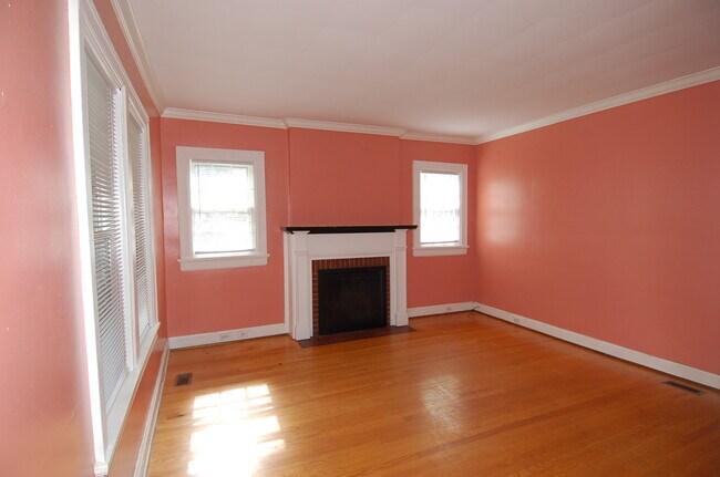 Foto del edificio - 815 W Johnson St