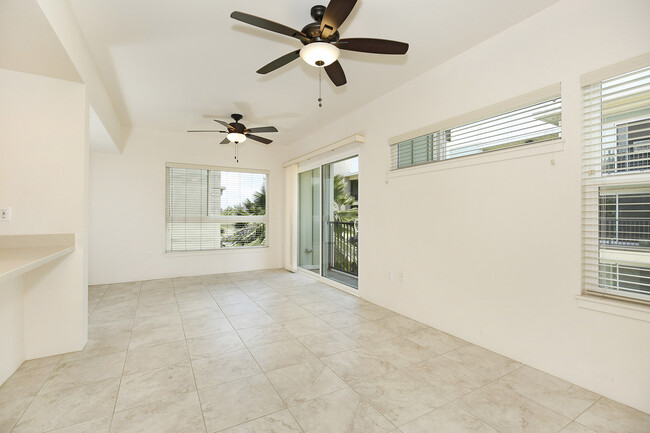 Living room facing lanai - 497 Kailua Rd