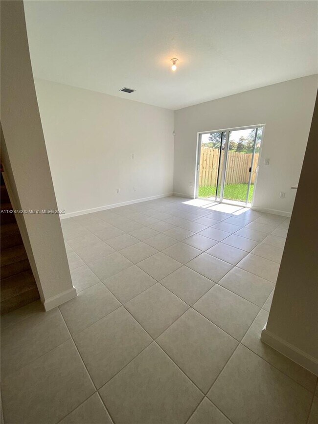 Foto del edificio - 4666 NW 120th Way
