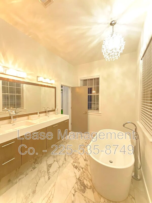 Foto del edificio - 2234 St Ann St.