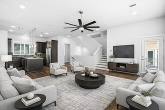 Building Photo - 1007 W 17th St