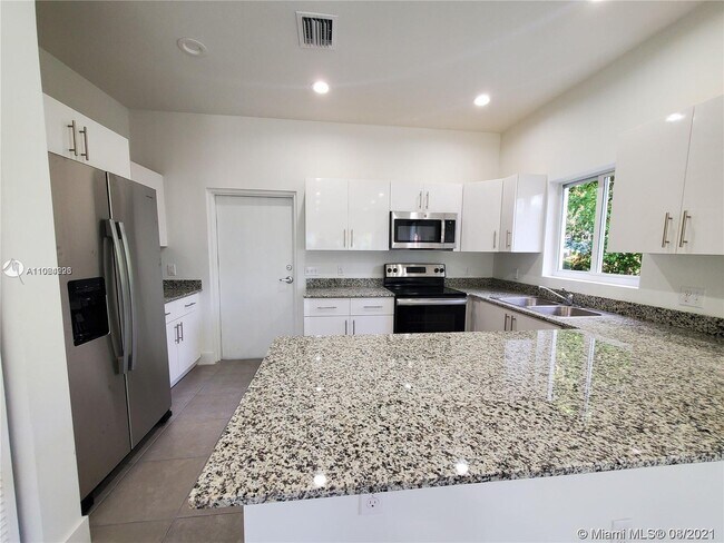 Building Photo - 163 NW 68th Terrace