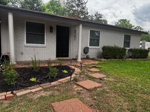 Building Photo - 4702 Pinson Dr