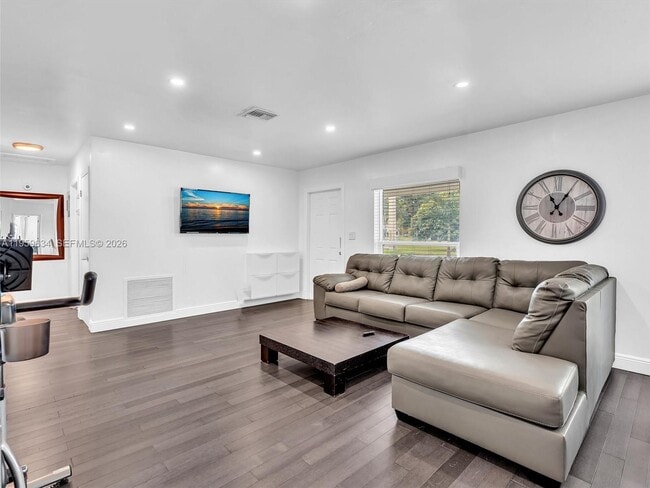 Building Photo - 1459 Rodman St