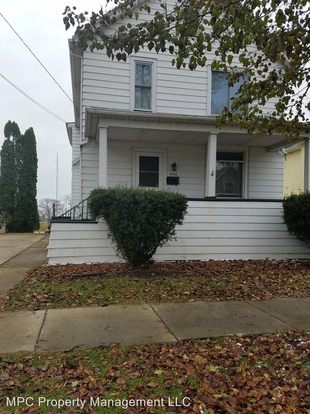 Primary Photo - 4509-4511 5th Ave