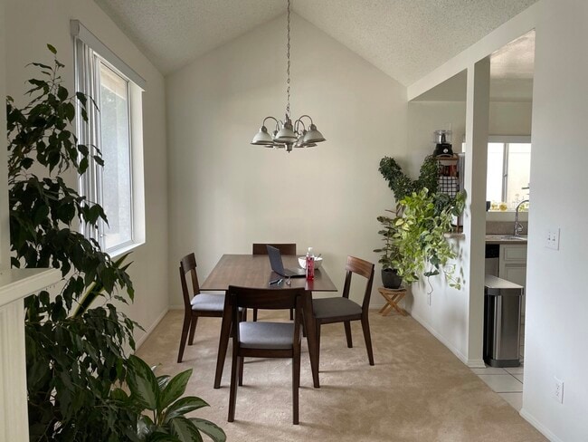 Dining Area - 1646 Greenfield Ave