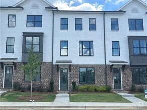 Building Photo - 5442 Howington Ct