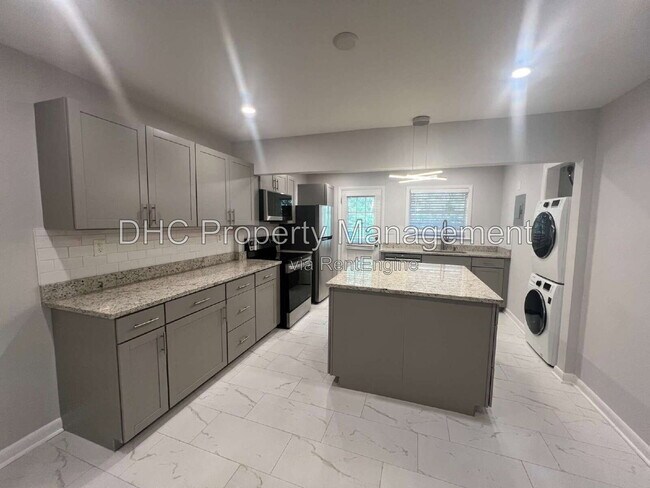 Foto del edificio - 3057 Pharr Ct N Northwest