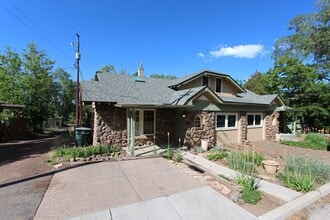 Building Photo - 209 E Dale Ave