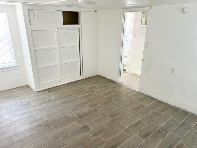 Foto del edificio - 44725 Beech Ave