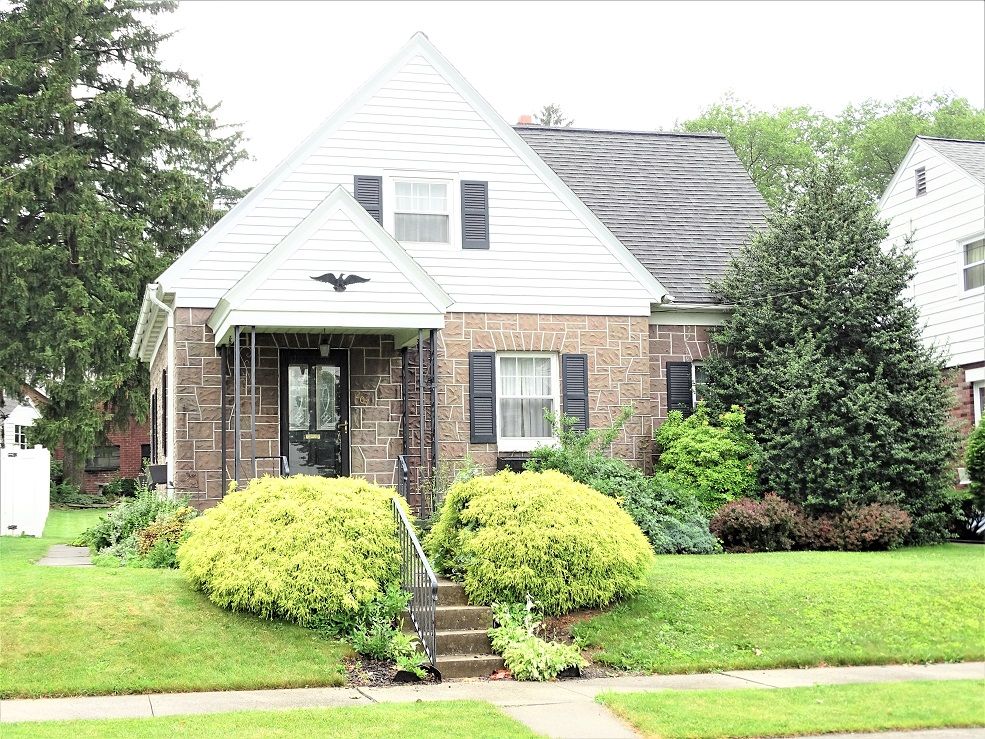 207 N Railroad St, Myerstown, PA 17067 House Rental in Myerstown, PA