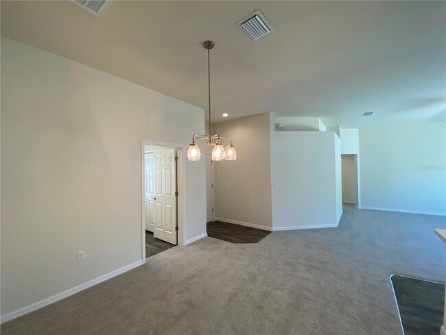 Foto del edificio - 8190 N Wakefield Dr