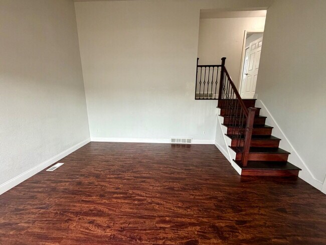 Foto del edificio - 1520 Woodward Dr
