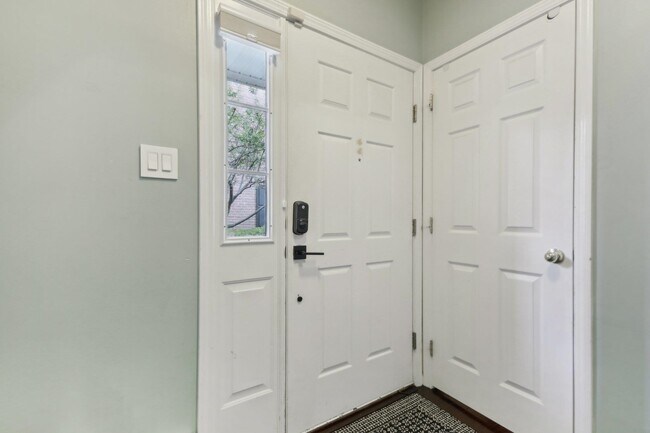 Foto del edificio - 80 Lydia Dr