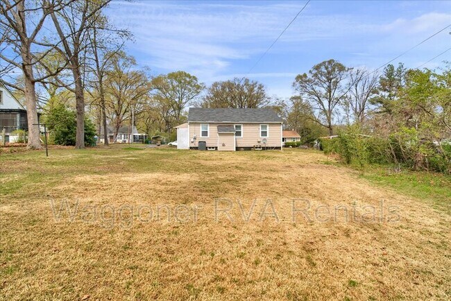 Foto del edificio - 5215 Rockland Rd