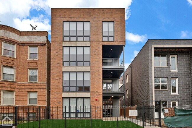Building Photo - 4029 S Calumet Ave