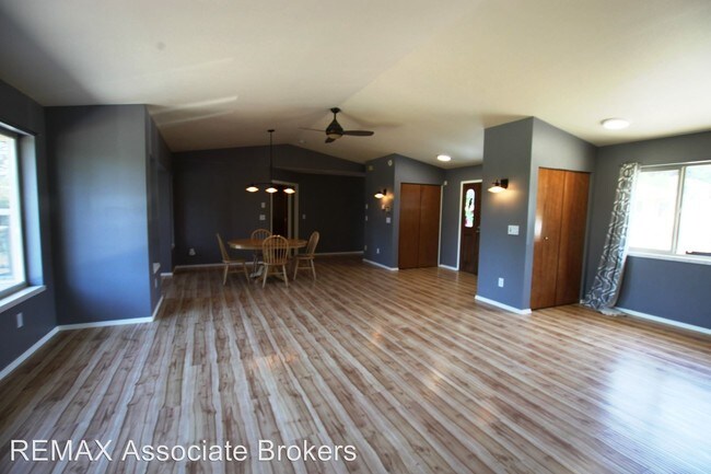 Building Photo - 2776 Utopian Way