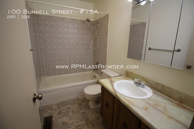 Building Photo - East Anchorage condo with awesome layout!