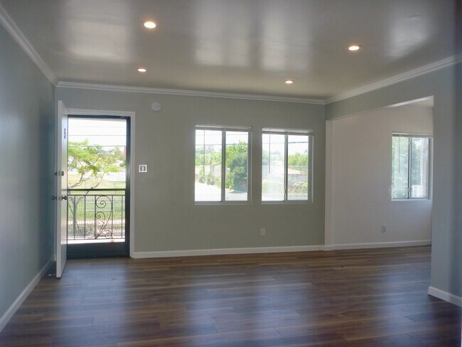 Building Photo - 10860 Charnock Rd