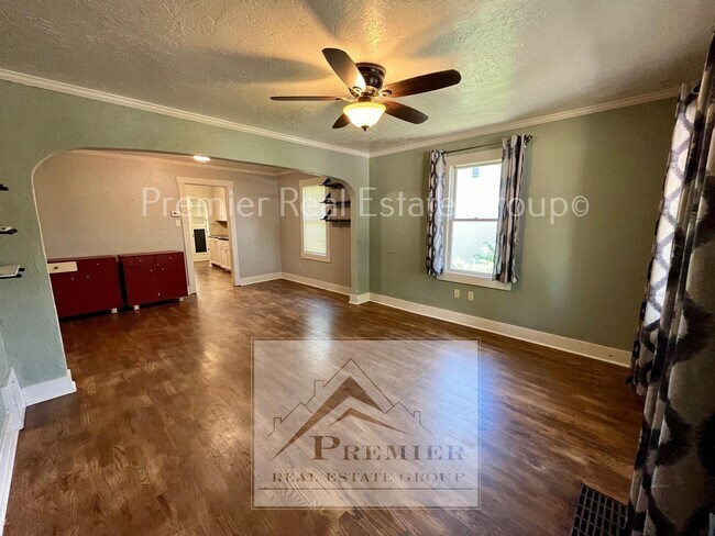 Foto del edificio - 1015 Swope Ave