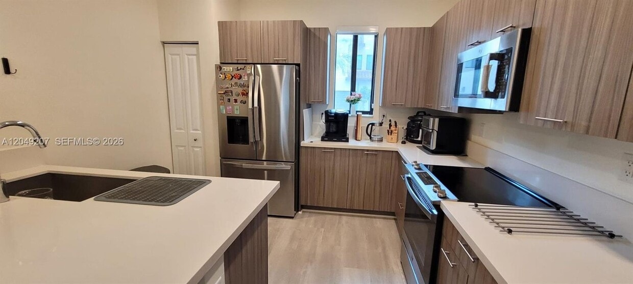 Photo - 4682 NW 83rd Avenue