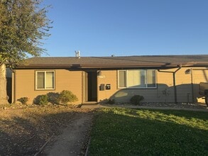 Building Photo - 1776 Pescadero Dr