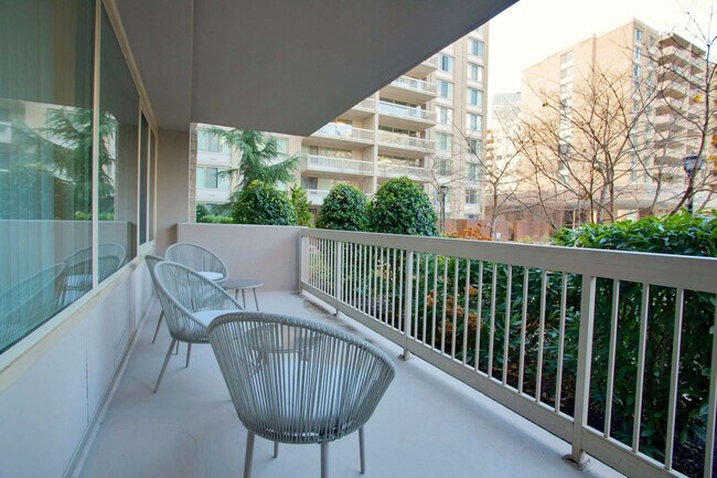 Foto del edificio - 1600 S Eads St