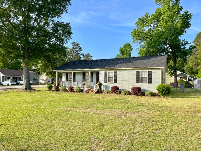 Building Photo - 3850 Southborough Rd