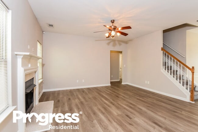 Building Photo - 250 Alamosa Path SW