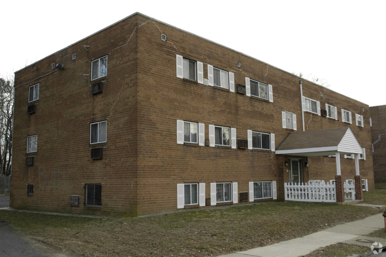 Primary Photo - 7917 Dungan Rd