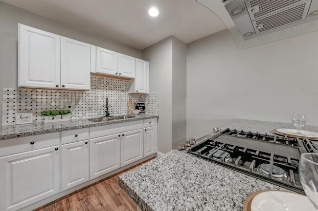 Foto del edificio - 3 br, 1.5 bath House - 4458 E Ball