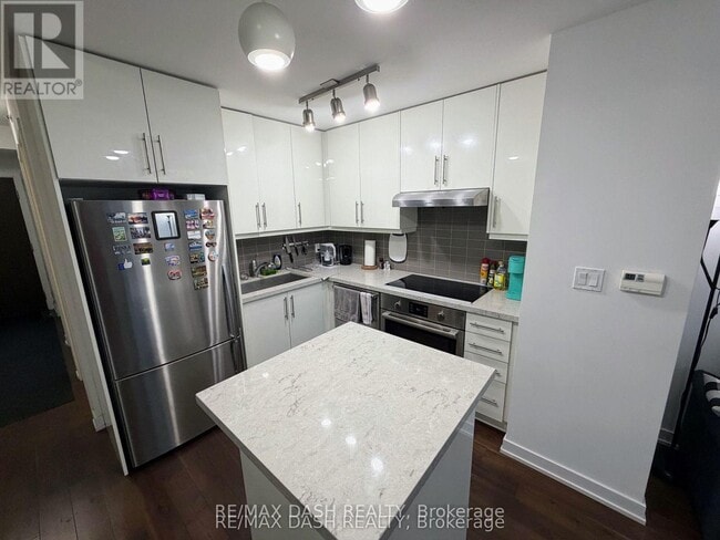 Building Photo - 1 The Esplanade