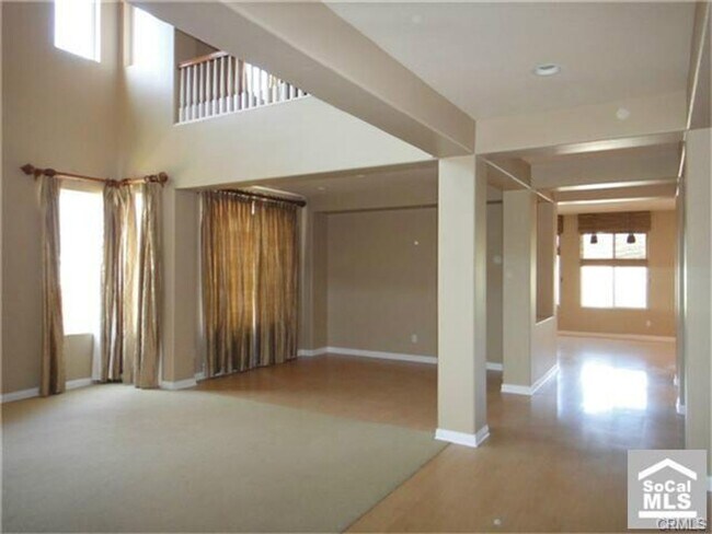 Foto del edificio - Gorgeous 5 bedroom Anaheim Hills home for lease with pool and views!