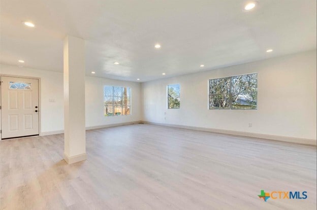 Building Photo - 214 Jackman St