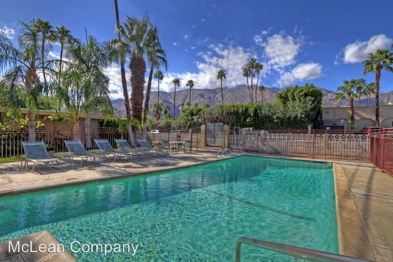 Foto principal - 1540 N Chaparral Rd