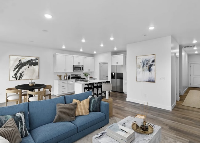 Foto del edificio - Newly Built 4 Bedroom Townhome!