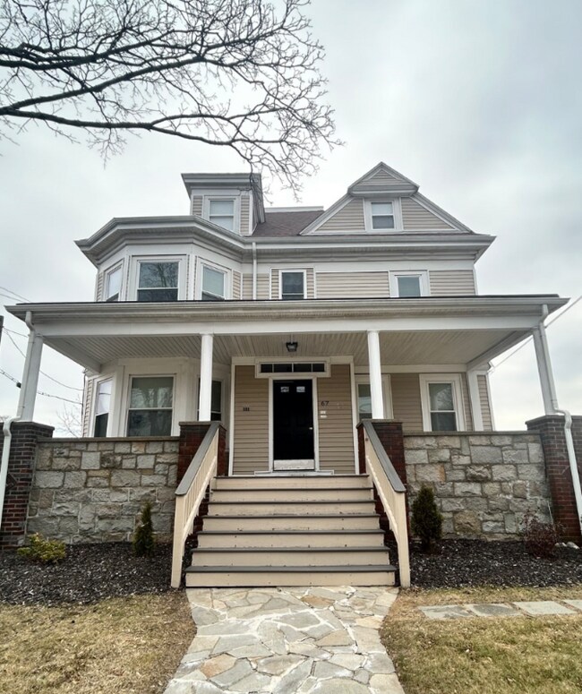 Building Photo - 67 Pleasant St