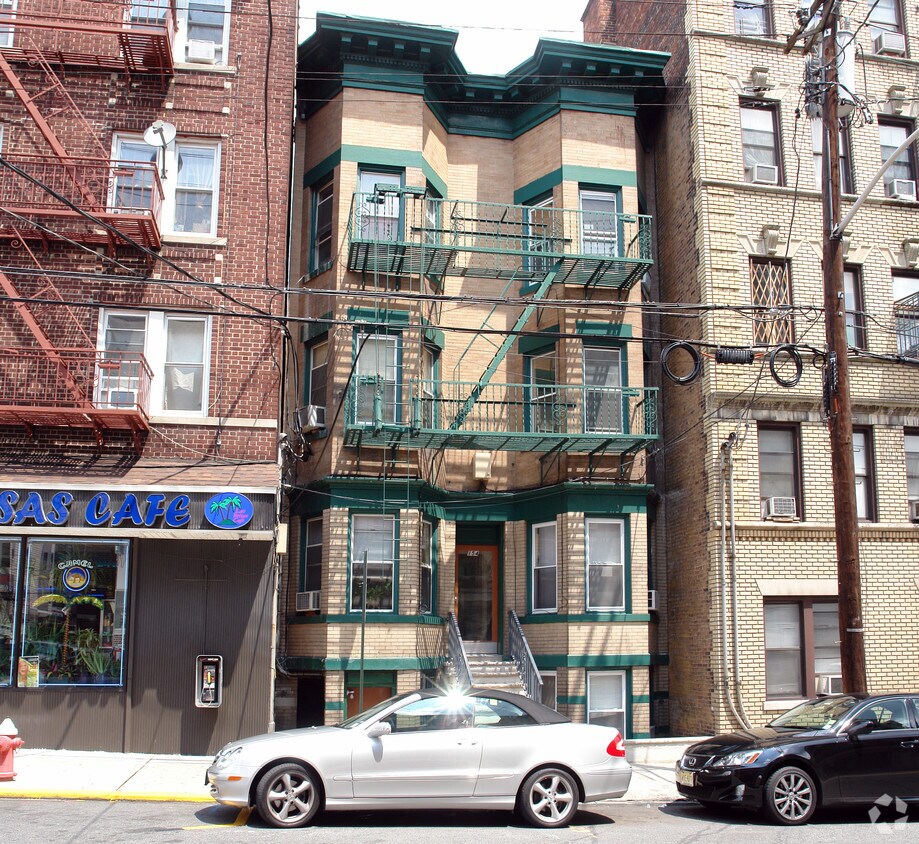 Building Photo - 154 49th St
