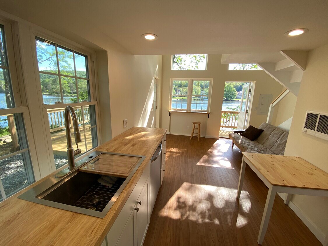 Foto principal - 323 Roosevelt Dr