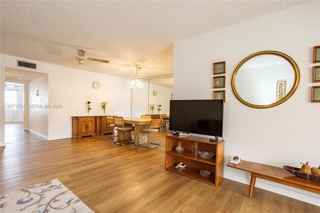 Foto del edificio - 4675 NW 3rd Ct